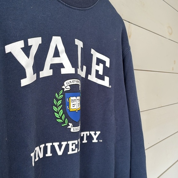 Vintage Yale Univeristy Crewneck sweatshirt - Picture 7 of 7